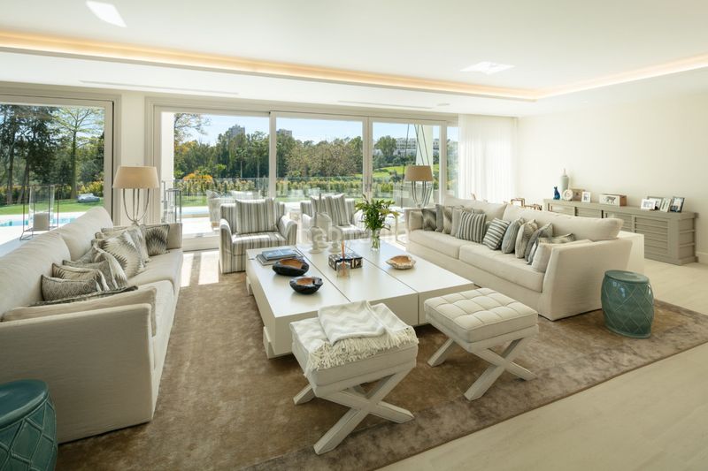 Foto e2c1bc28-bd5c-4e7d-b778-ffe3d438c9fd. Casa adossada amb aparcament a Las Brisas Marbella