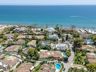 Semi detached house in Los Monteros