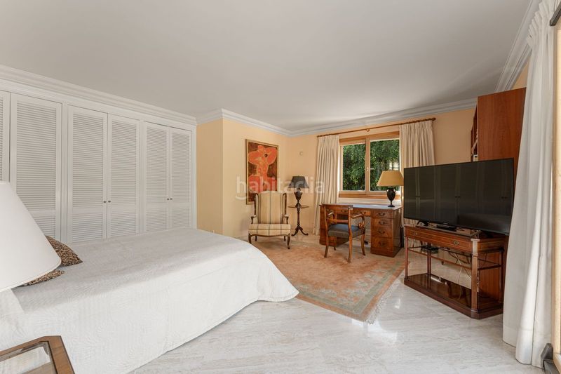 Foto 5ba64ed6-e369-409f-8ff3-6fd9b6889a34. Casa adossada amb aparcament a Las Brisas Marbella