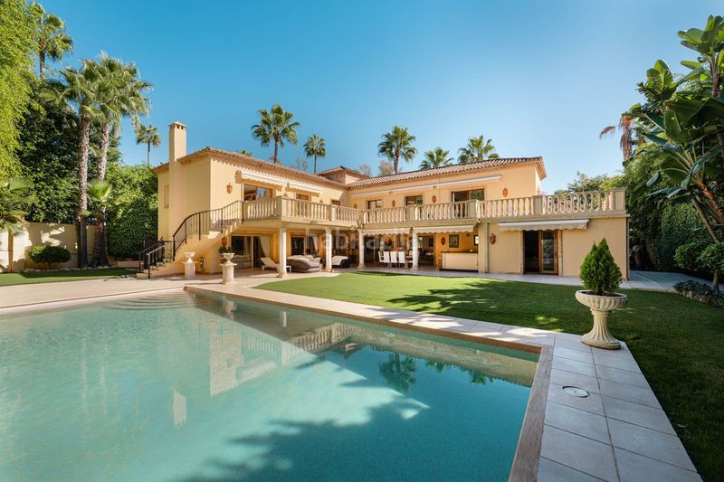 Foto a25b361c-1f98-4116-9245-08d16a0c8fe5. Casa adossada amb aparcament a Las Brisas Marbella
