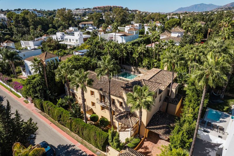Foto a94014f8-0803-4b52-bda6-da5b58de90ba. Casa adossada amb aparcament a Las Brisas Marbella