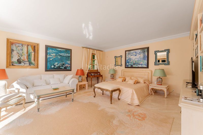 Foto b837d3e2-a08e-493c-8e8c-a36c90f61dda. Casa adossada amb aparcament a Las Brisas Marbella