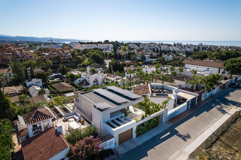 Foto 3eca3d3d-9e96-4c66-ab7a-9244409908f9. Casa adossada a Las Brisas Marbella