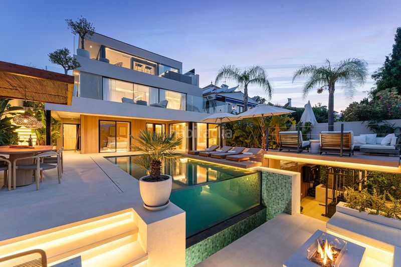 Foto 3f82ce1d-8b5c-4412-88ca-2e8f80e84de8. Casa adossada a Las Brisas Marbella