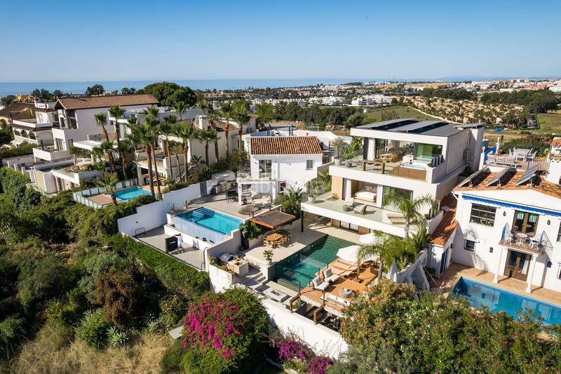 Foto 5614219e-ce1b-4cbd-bb3a-c3c444a538c0. Casa adossada a Las Brisas Marbella