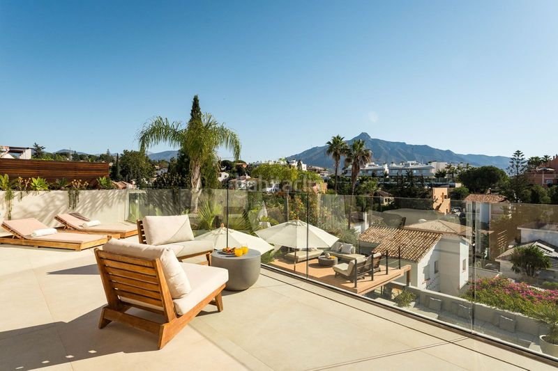 Foto f9b8a172-bfbe-4219-8cc1-0cef79dcc96e. Casa adossada a Las Brisas Marbella