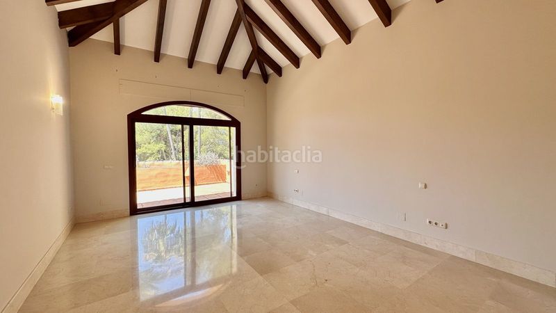 Foto 0f3df2bd-befe-48a4-9e24-8ab5da519ad2. Casa adossada a La Carolina - Guadalpín Marbella