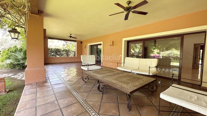 Foto 2769ee15-a9e2-46db-bbc5-306831dcfcb1. Casa adossada a La Carolina - Guadalpín Marbella