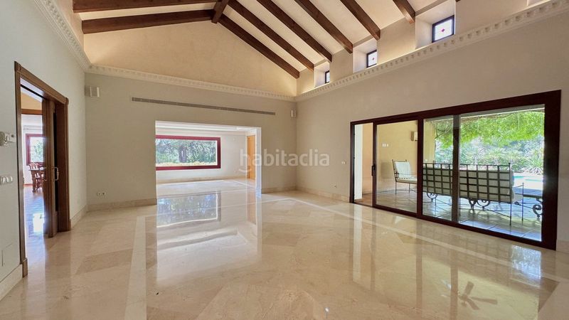 Foto a27bf3c3-03c4-48b0-9b63-98602a9bbd7e. Casa adossada a La Carolina - Guadalpín Marbella