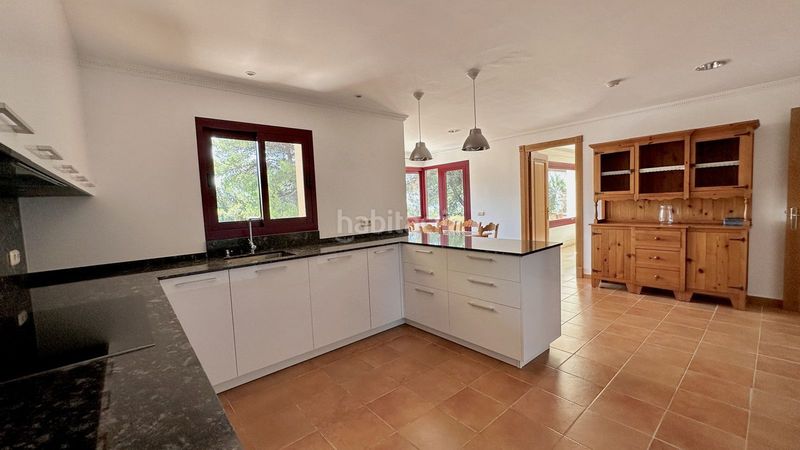 Foto b57914fa-31df-4141-8575-79b2ad6a42fe. Casa adossada a La Carolina - Guadalpín Marbella