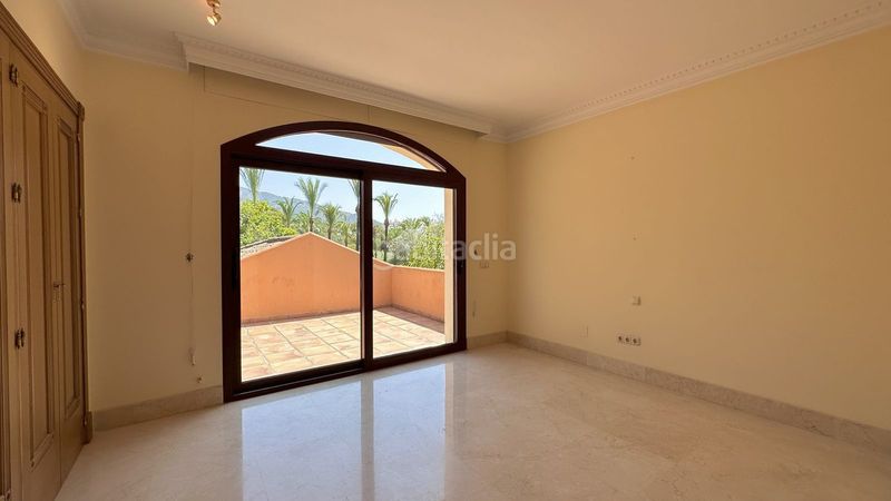 Foto e5d30d81-9679-40ce-ac58-825ca1c240ed. Casa adossada a La Carolina - Guadalpín Marbella