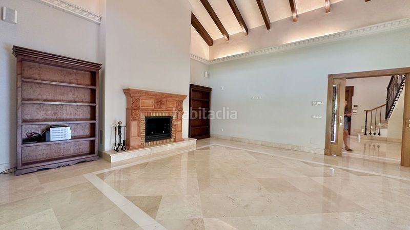Foto f17177c3-9cef-4443-ac75-10ee997e08e0. Casa adossada a La Carolina - Guadalpín Marbella