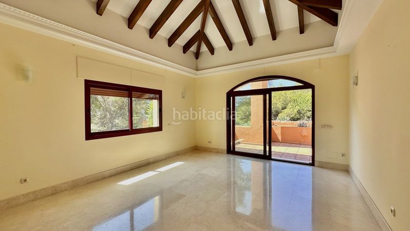 Foto f9a69931-df0c-41b6-ad80-c9c89e3b0e46. Casa adossada a La Carolina - Guadalpín Marbella