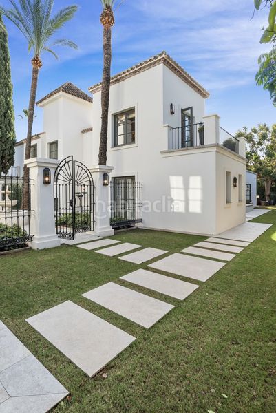 Foto 30f4094b-dbc1-4dd7-b30b-7466f0b3d52f. Casa adossada a Las Brisas Marbella