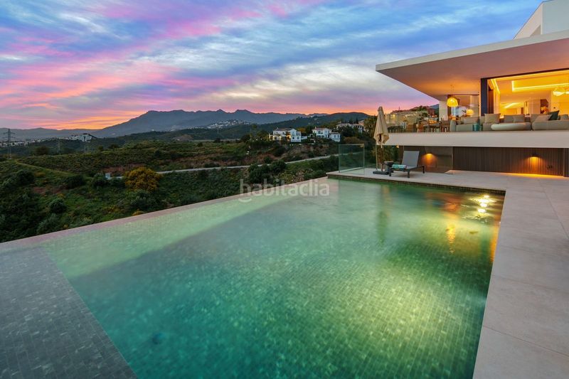 Foto 3a7ff587-f0b3-446c-8ae6-89822f7c4c7a. Casa adossada amb aparcament a El Rosario - Ricmar Marbella