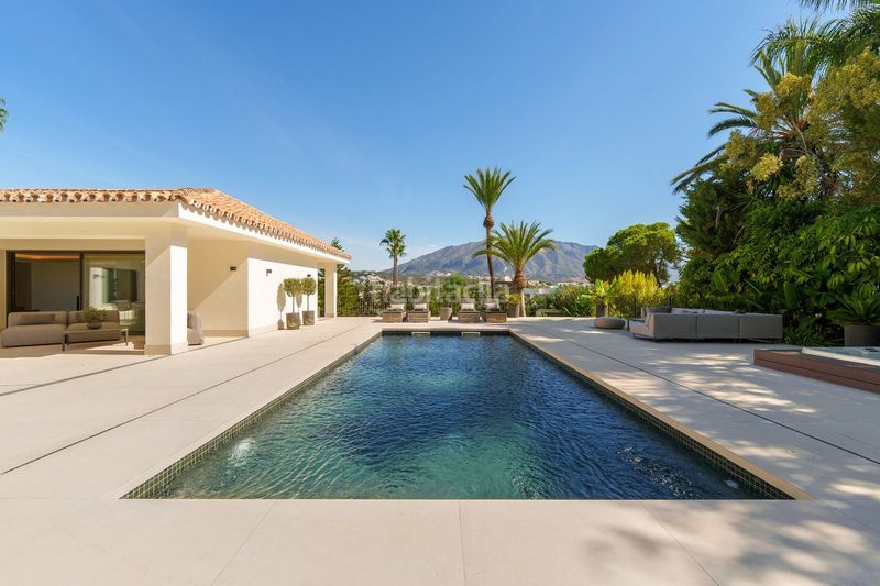 Foto f0f8a07b-52fb-484d-b47f-ec1f1133da29. Casa adossada amb aparcament a Las Brisas Marbella