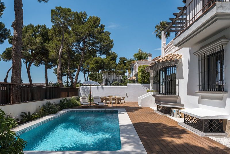 Foto 6e4875ee-d80b-4253-9cb3-5825ded6eee1. Casa adossada amb aparcament a Puerto Banús Marbella