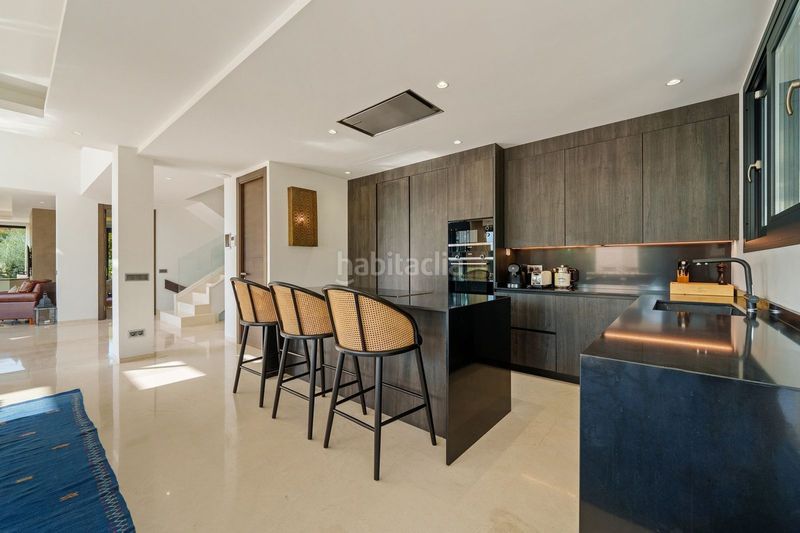Foto 4a6c2231-cde5-4c30-bd6e-538dfa4de9ff. Reihenhaus mit parking in Las Brisas Marbella