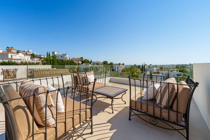 Foto 4d343525-dbde-4ed1-83e8-065ef101ad5b. Reihenhaus mit parking in Las Brisas Marbella