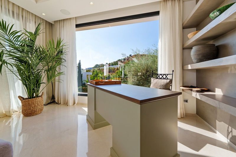 Foto b0d38a06-f4d1-4373-bbb6-791e19befb0c. Reihenhaus mit parking in Las Brisas Marbella