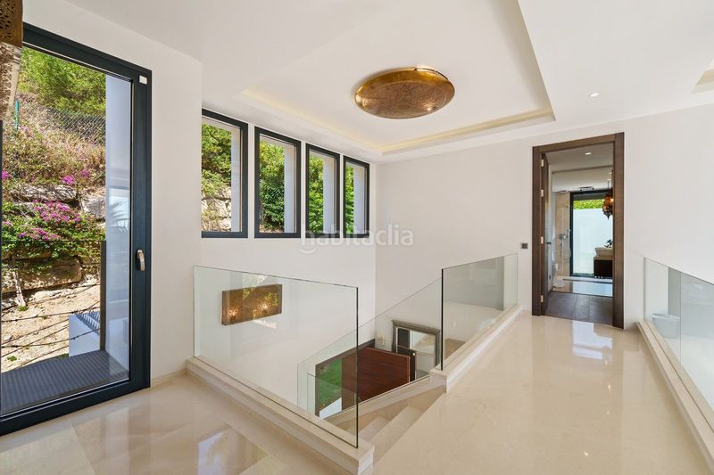 Foto b668fa78-8f91-44d0-a3c5-1fcdd2e00a32. Reihenhaus mit parking in Las Brisas Marbella