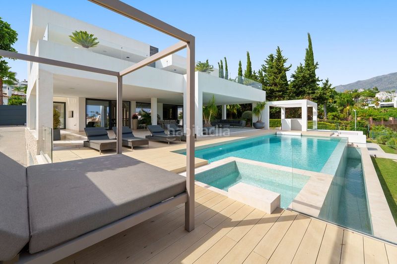 Foto cc0cb49f-916d-4aec-906d-d96a3db17282. Casa adossada amb aparcament a Las Brisas Marbella