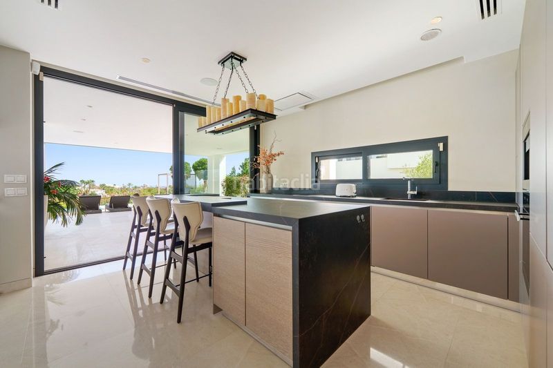 Foto edaae127-cb22-4775-8035-5904a79ff7bd. Casa adossada amb aparcament a Las Brisas Marbella