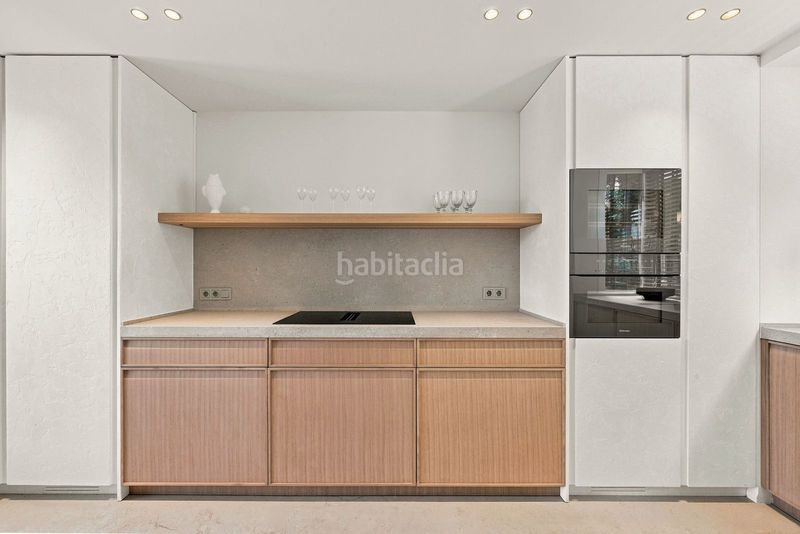 Foto d8e57c39-bcea-494e-8923-08e1b3a959ea. Casa adossada a bahía de Marbella Marbella