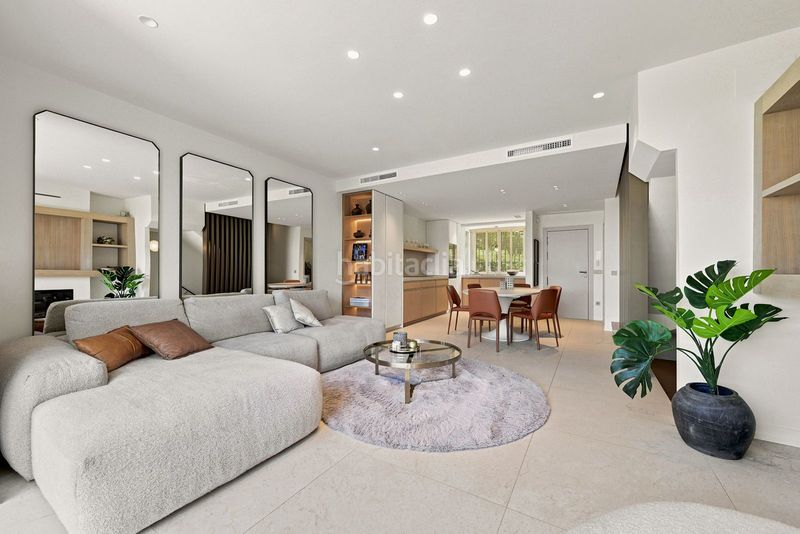 Foto e352d9a9-5571-4631-a443-fc4ee504f7eb. Casa adossada a bahía de Marbella Marbella