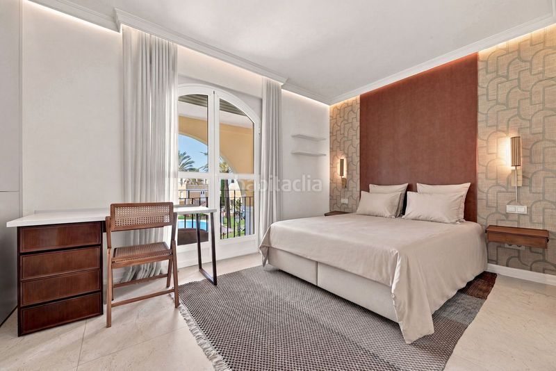 Foto f615b9d5-acfb-40e1-8fa1-eeb6d25a6492. Casa adossada a bahía de Marbella Marbella