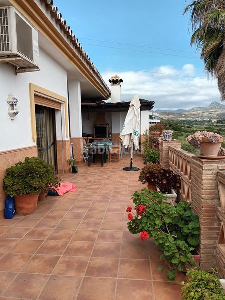 Foto 9d5ef9fc-6e16-4619-83ff-a6d815463155. Casa adossada a Cancelada Estepona
