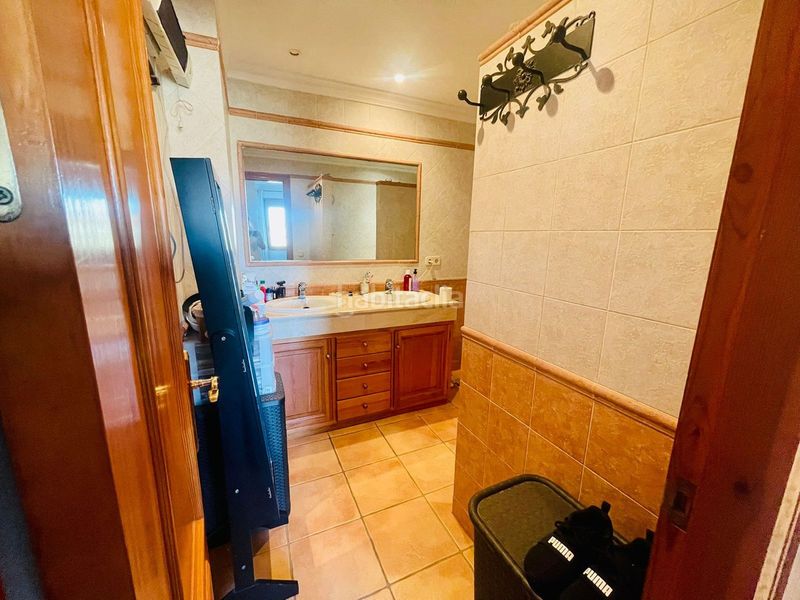 Foto f03d4867-c6f7-4980-ae21-23933fcb354d. Casa adossada a Cancelada Estepona