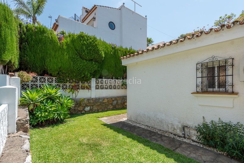 Foto 3ea2c253-1878-4c4d-927b-41fee385c6d9. Casa adossada amb aparcament a Las Brisas Marbella