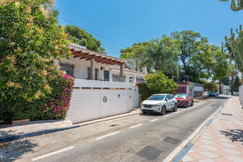 Foto 765d1d73-4f36-4214-9605-8c4612e652f6. Casa adossada amb aparcament a Las Brisas Marbella