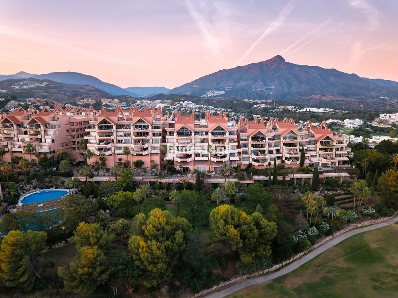 Foto de969d1a-efe4-4f09-87c8-6b26375a0800. Pis a Las Brisas Marbella