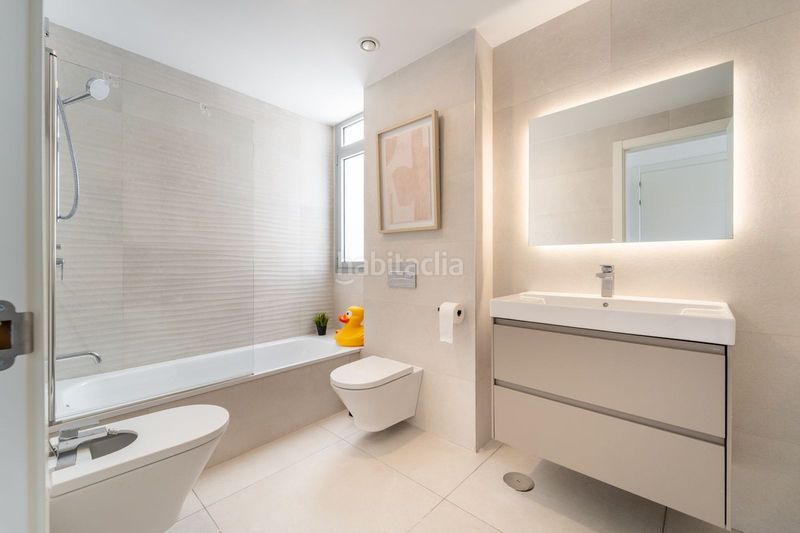 Foto 13f0a7a6-bed6-4af1-8298-b0b8888de346. Pis a Elviria Marbella