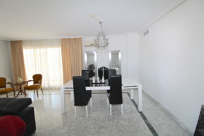 Foto bebf937f-6e29-4983-ae7d-7bac30823acd. Ático en Puerto Banús Marbella