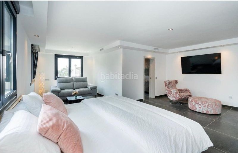 Foto a79bd309-3414-4445-bd02-dddc4a566525. Casa adossada a Las Brisas Marbella