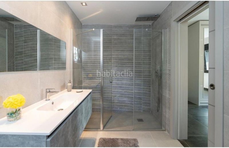Foto e072e2e7-53e9-4bd6-8ebc-4093b3916a0c. Casa adossada a Las Brisas Marbella