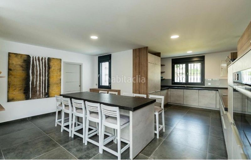 Foto e5c844db-56c9-4d78-a123-bd65f3a919ea. Casa adossada a Las Brisas Marbella