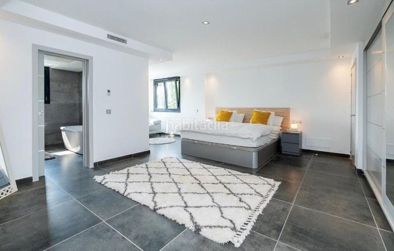 Foto ef8a2766-80d3-4e05-aee3-19bb7eb3331f. Casa adossada a Las Brisas Marbella