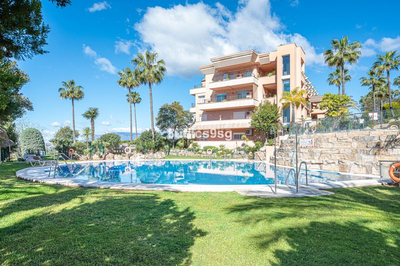 Foto 8a0e10f6-9b36-4b57-b60e-dff3ce3745cc. Pis a Las Brisas Marbella