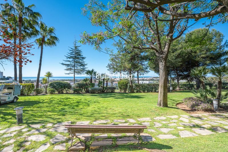 Foto 94a9ea3e-90da-488b-934b-178f4fd97d7e. Pis a Las Brisas Marbella