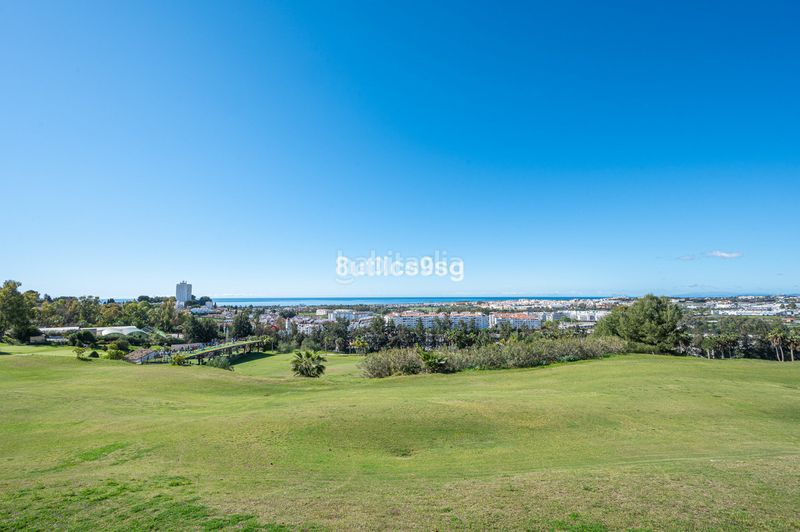 Foto 9d7f8f94-11f7-41b0-acc7-6eb70686cf19. Pis a Las Brisas Marbella