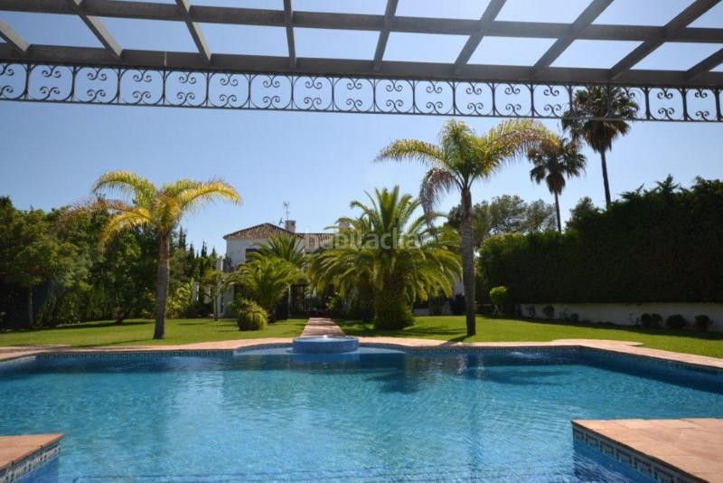 Foto 9b2c5de4-8352-427c-b869-725e82152429. Casa adosada en Guadalmina Baja Marbella