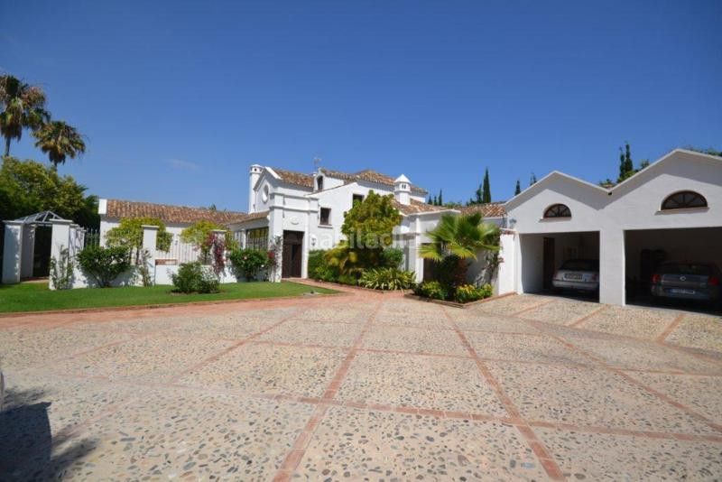 Foto c0b80569-789f-4dc2-9551-f9aa70588b5e. Casa adosada en Guadalmina Baja Marbella