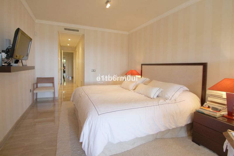 Foto 03575bfa-8513-4d2e-a882-fa16e04992f1. Pis a La Carolina - Guadalpín Marbella