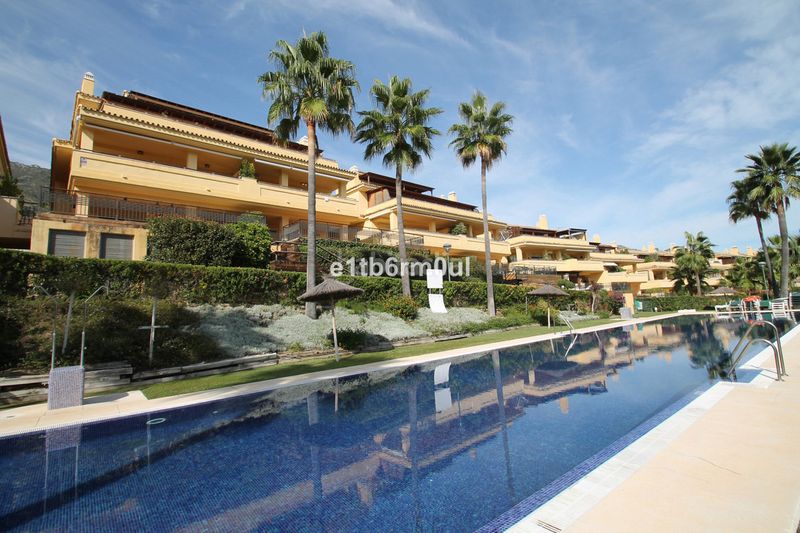 Foto d1572ad0-54fd-45c7-ac3f-cd8d3fc6884f. Pis a La Carolina - Guadalpín Marbella
