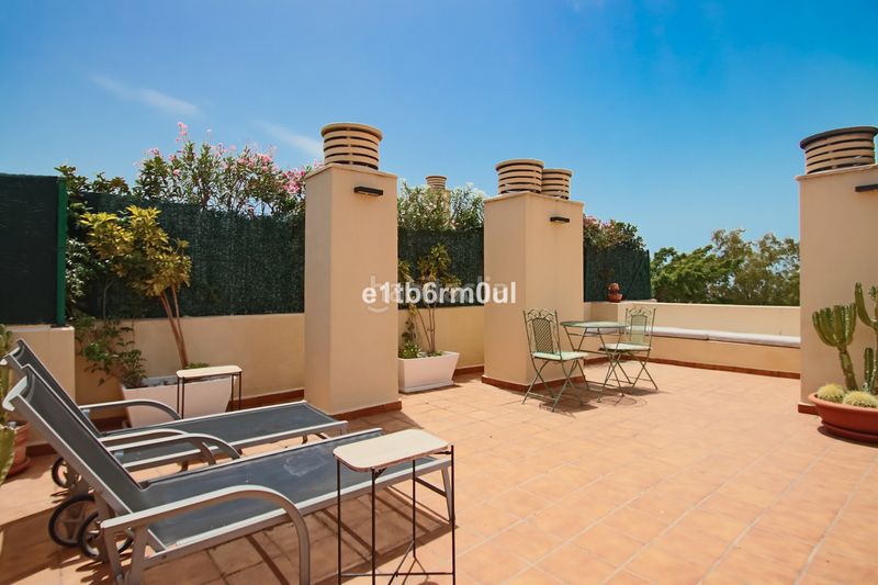 Foto 79b08b73-564c-4427-a5ab-f4d5ce1ba8ee. Àtic a Sierra Blanca Marbella