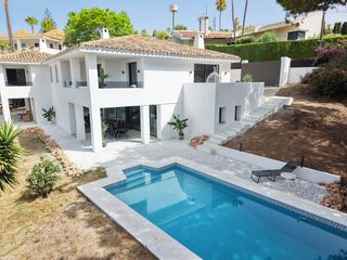 Casa adossada a Elviria